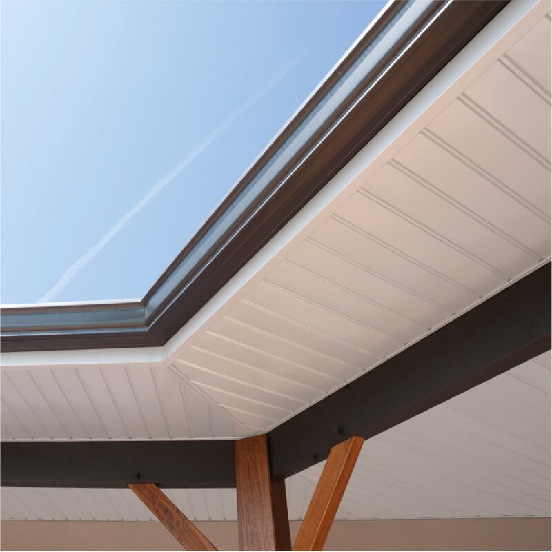 Laquage durable, teinte stable aux UV et aux embruns.